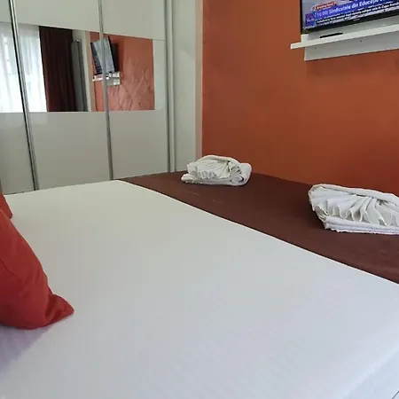 Premium De 4 Stele Cu Piscina Sauna Gym Plaja * Navodari