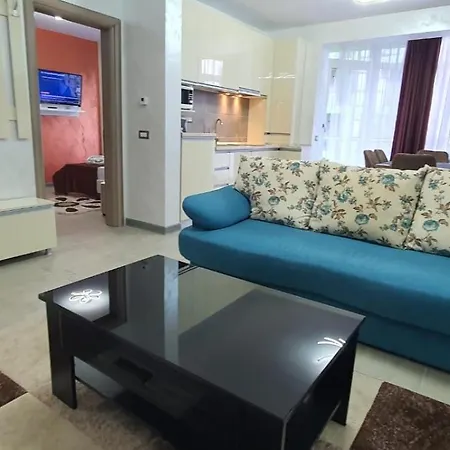 Premium De 4 Stele Cu Piscina Sauna Gym Plaja 3* Năvodari